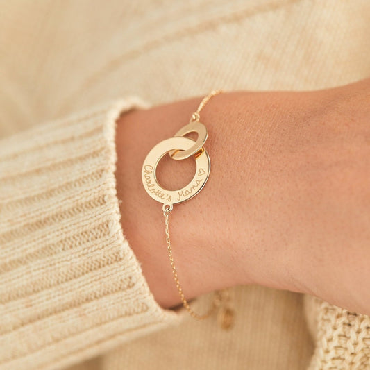 engraved interlocking circle bracelet